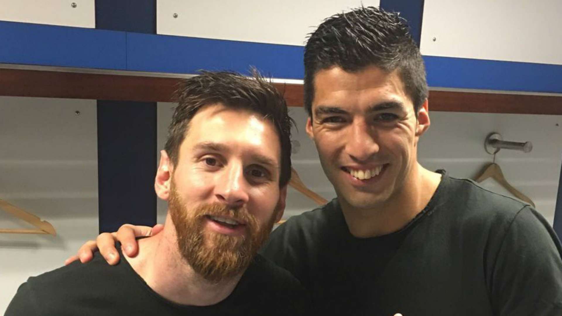 足坛奇迹：15万人口小国冰岛首进世界杯，现场沸腾如夺冠狂欢